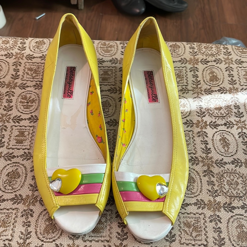 Yellow patent leather shoes